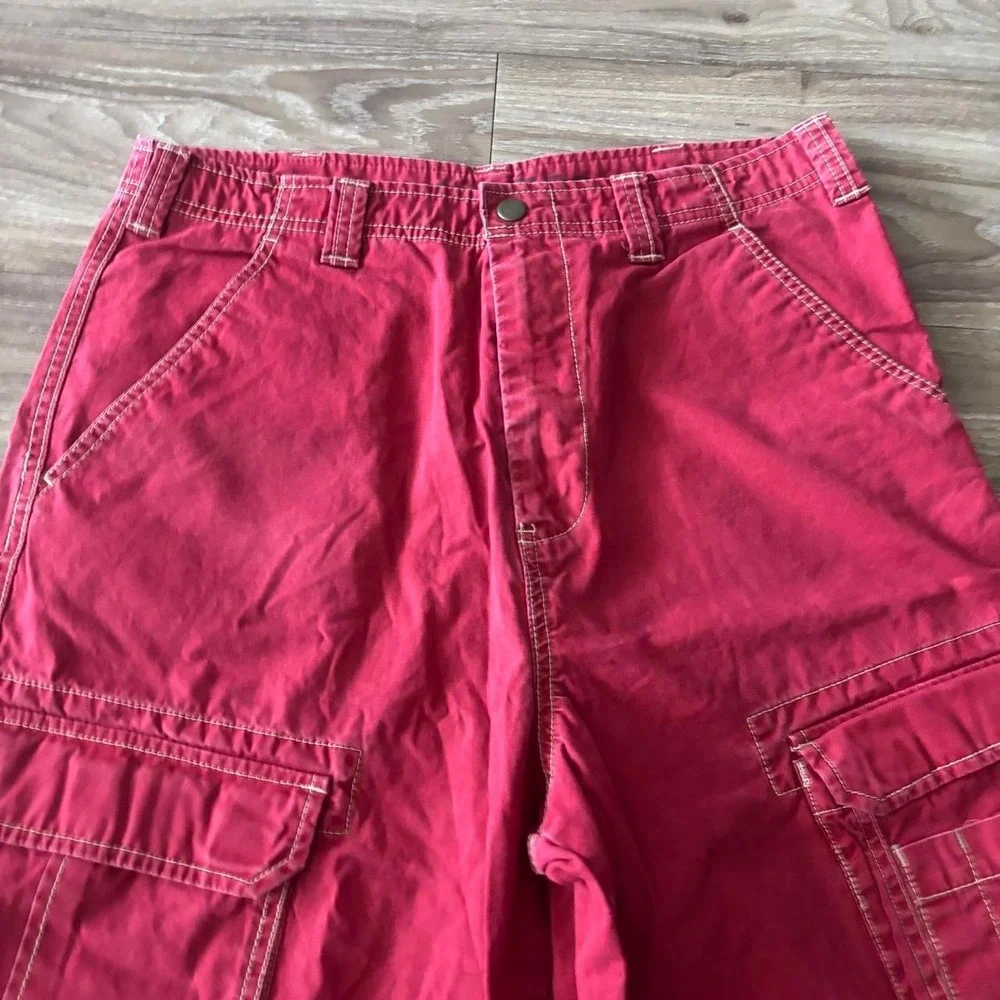 Vintage Y2K/2000s Baggy Red Streetwear Skater Style Cargo Shorts! Size 32